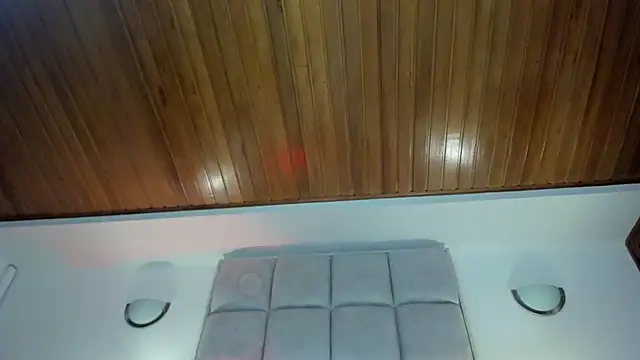 Teaserhoussejj_ webkamerás műsora