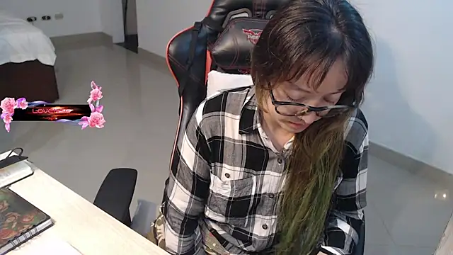 pink-2022's Live XXX Chat
