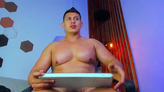 RomanCroftのライブXXXチャット