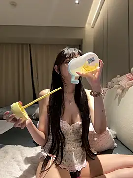 Uizzq3u-'s Live XXX Chat