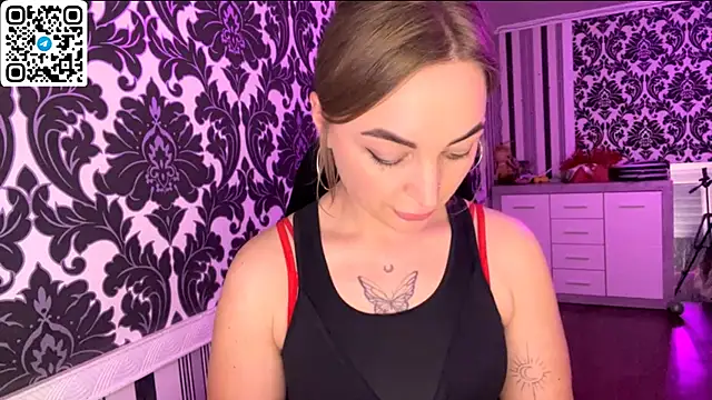 Vellora_ Show Webcam