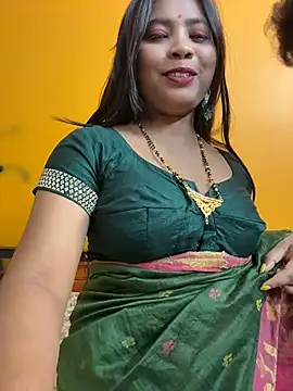 RedQQueen Adlı Modelin Canlı XXX Sohbeti