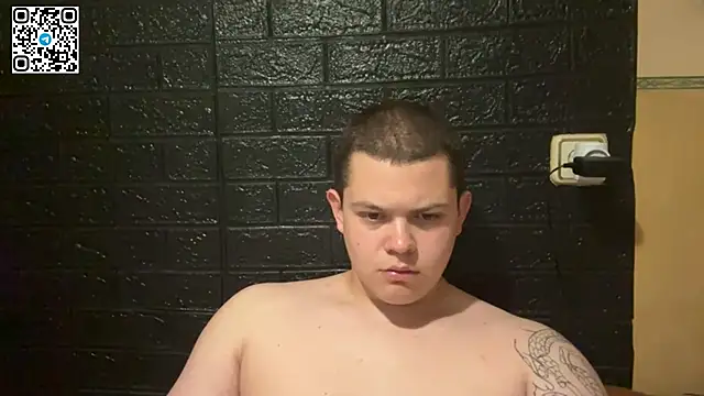Show modela CuteButNaughty_ na web-kameri