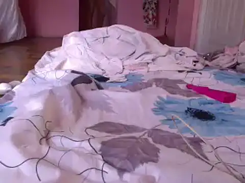 Ladyzee25's Webcam Show