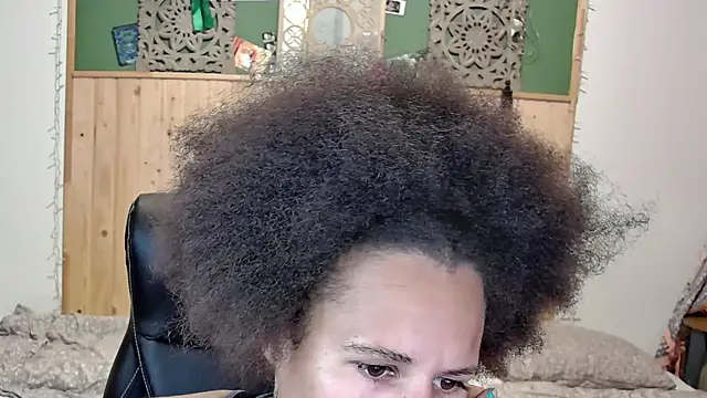 Chat +18 de AaliyahHarris ao vivo