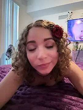 Littledeathtrap Show in webcam