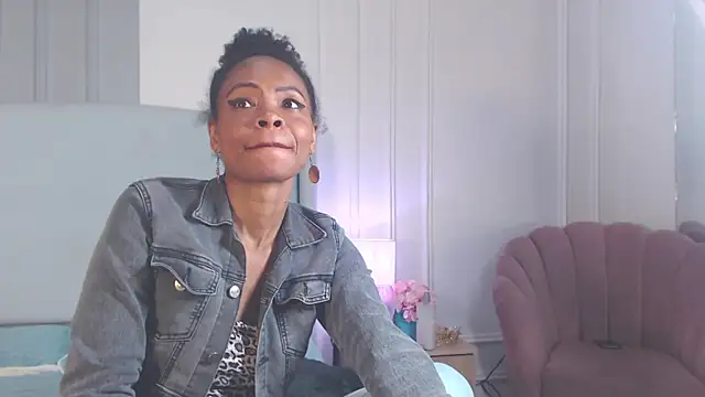 ChantalGarner's Live XXX Chat