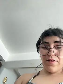 Онлайн чат XXX milky_denni