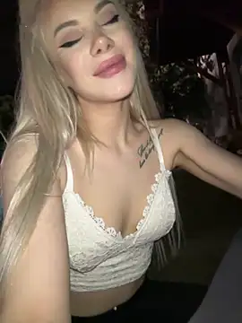 AlyssaFoxx_'s Live XXX Chat