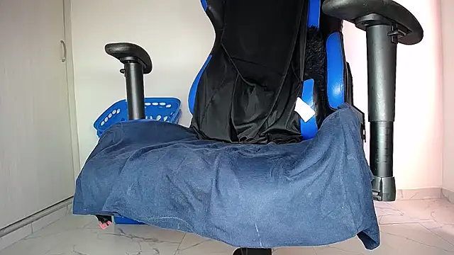 MAXJONES_2's Webcam Show