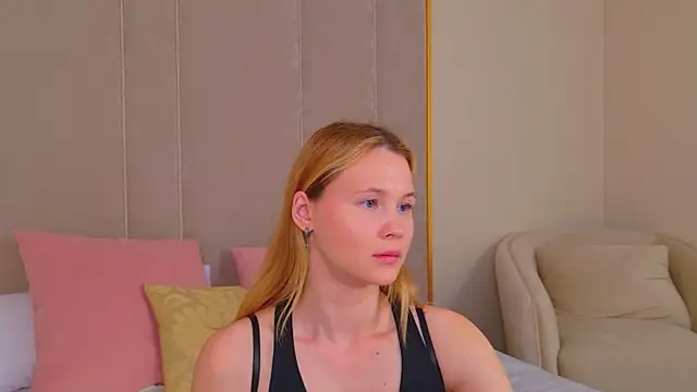 AmeliRoyse élő XXX-chatje