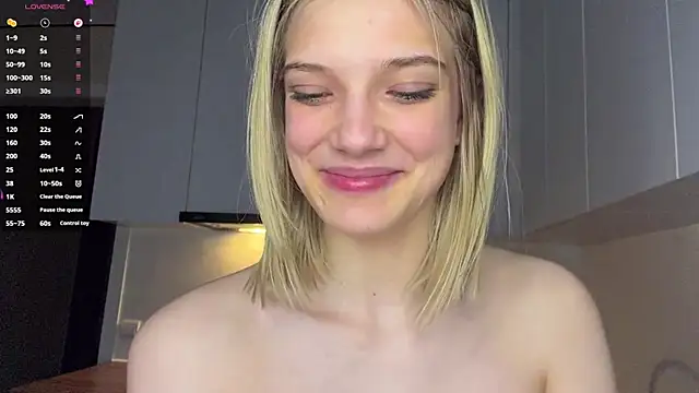 Carolini_i's Live XXX Chat