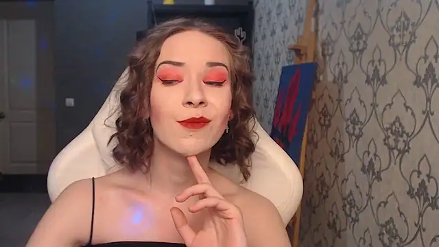צ'אט XXX בשידור חי של FascinatingEyess