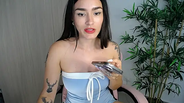 Chat +18 de katie_jane1 ao vivo