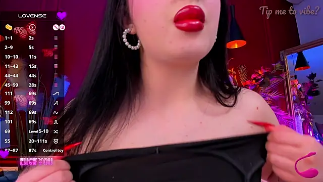 Mayzzie élő XXX-chatje