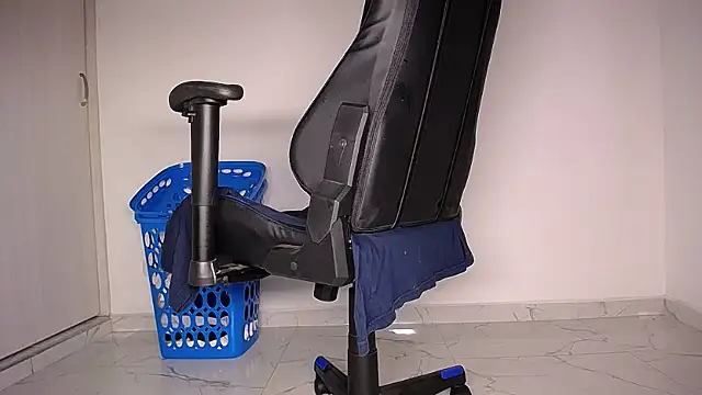 MAXJONES_2 élő XXX-chatje