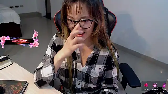 pink-2022's Live XXX Chat