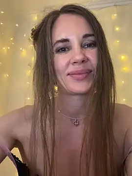 Chat +18 de LucieMack ao vivo