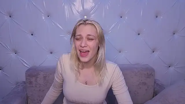Chat +18 de KaraLiin ao vivo