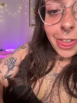 Mizztikaa Chat XXX in diretta