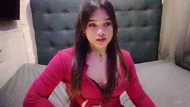 Show modela Ur_WifeyMarie na web-kameri