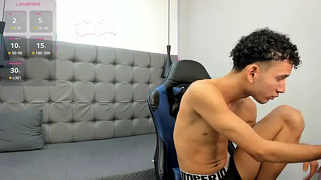 JDWhite18 Show in webcam