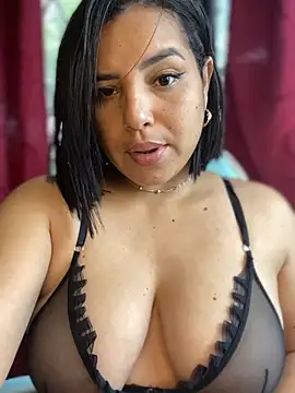 Pokazy przed kamerką – Elena_Grace1