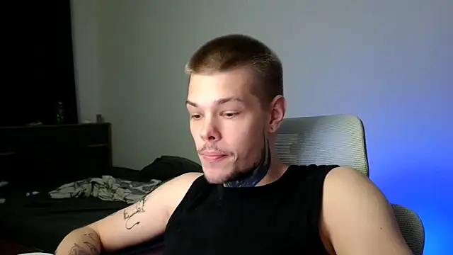 DENIS_HERE webkamerás műsora