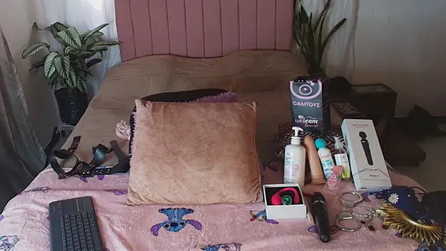 Petite_pepper Adlı Modelin Canlı XXX Sohbeti