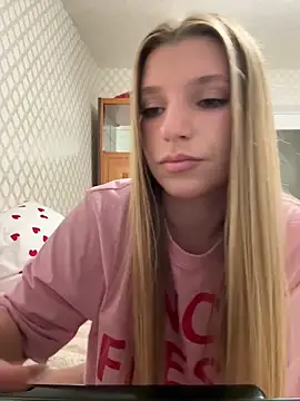 Chat +18 de adel_secret ao vivo