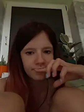 XXX chat uživo modela HornyCatXO