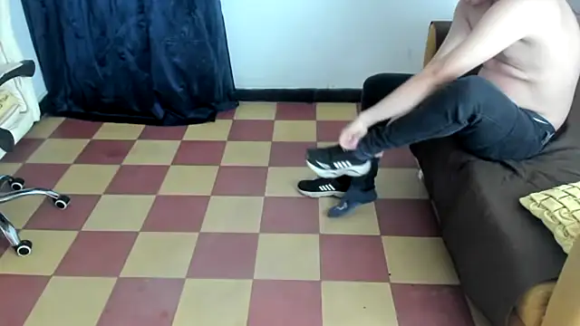 daniel_leon Adlı Modelin Canlı XXX Sohbeti