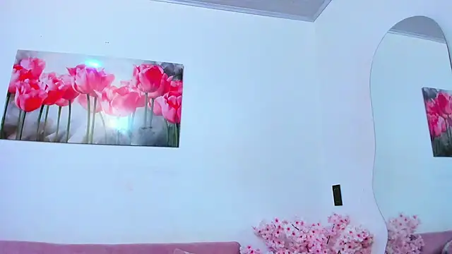 pinky_f00x's Live XXX Chat