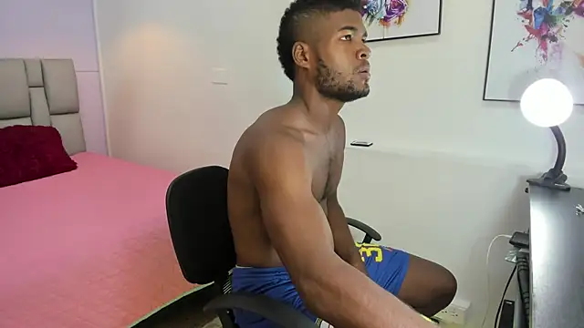 Juan_123__ Show in webcam