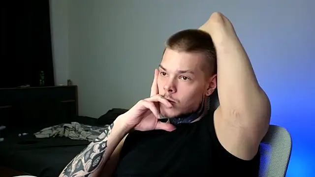 DENIS_HERE Pertunjukan Webcam