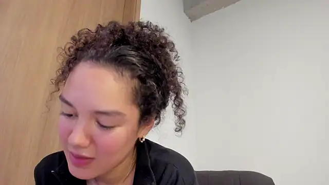 MiaRouseexのライブXXXチャット