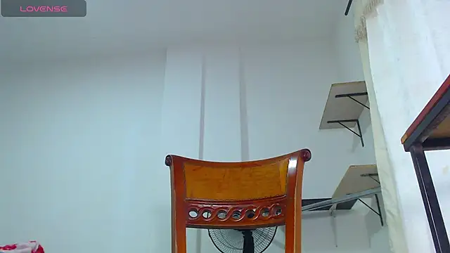 ashelymalefica 现场XXX聊天