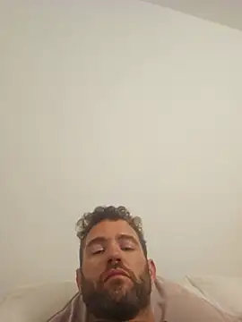 XXX chat uživo modela hornyandhard1986
