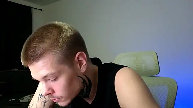 دردشة DENIS_HERE الجنسية المباشرة