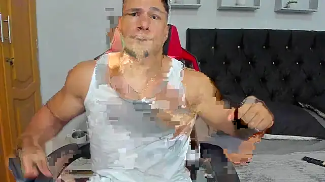 Živý XXX chat tyler_hank01