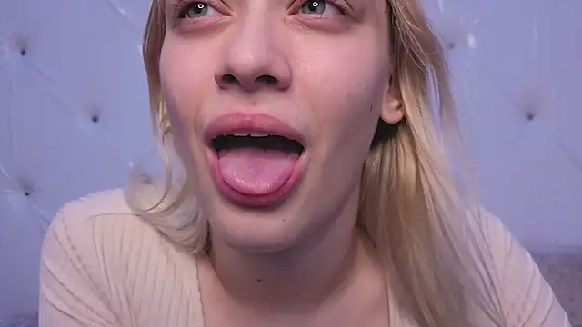 Онлайн чат XXX KaraLiin
