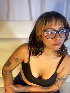 LeylaKnox Chat XXX in diretta