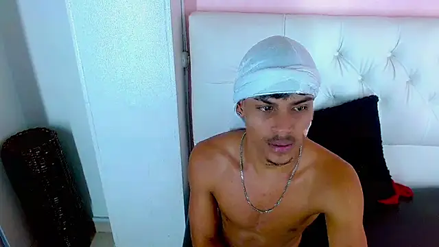 Angel_foxc13 – Naživo XXX chat