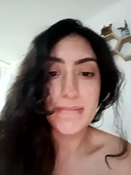 XXX chat uživo modela MIYESSI