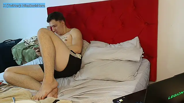 NicoDavisOfficialn Webbikameraesitys