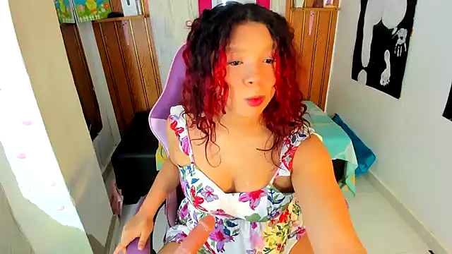 Emily_Coper18's Live XXX Chat