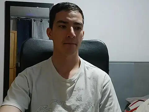 Dan_Hottie Show in webcam
