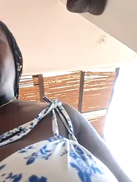 Adrilovechocolate's Live XXX Chat