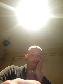 piercingpik's Live XXX Chat