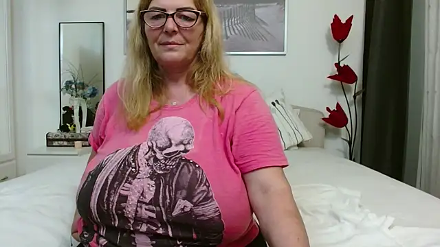 YulliaMilf – webcam-show